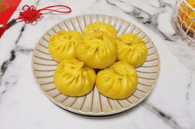 黄金小笼包