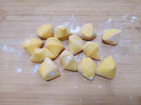 分成大小一致的小剂子。