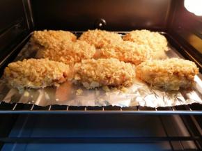 送入预热好的烤箱，上下管200度烤15分钟。