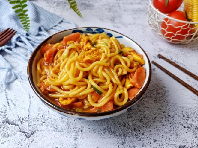 番茄鸡蛋火腿盖浇面