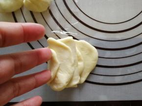 最后一点点卷好后略微捏合一下即可。