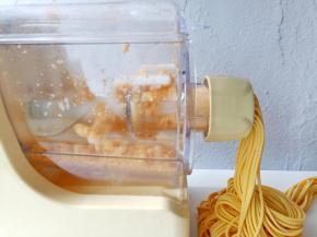 喜欢其他口味的手擀面可以换成各式蔬菜。