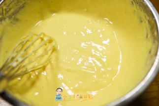 用蛋抽翻拌均匀