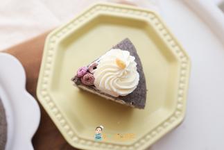 奶油的糖可以自己增减，十比一的比例一般人吃是刚刚好的