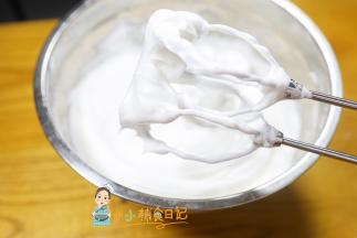 快好的时候打蛋器减速，停下来看看不要打过头，打成这样硬性发泡就可以了