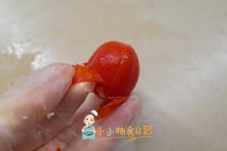 看到表皮开裂就是可以剥了