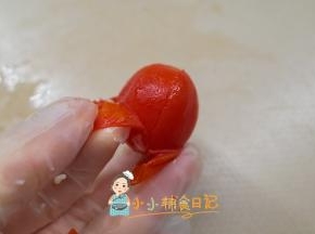看到表皮开裂就是可以剥了