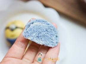 如果发的不是很大就冷水下锅蒸，如果已经很大就开水下锅蒸
