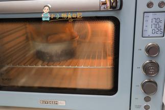 烤箱预热175度烤30分钟即可