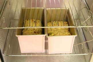 发酵箱设置温度为32度，湿度80度，时间为60分钟。