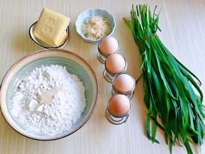 准备食材，虾皮冷水冲洗干净淋干水分。