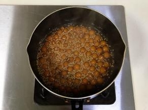 最后加入白芝麻拌匀。