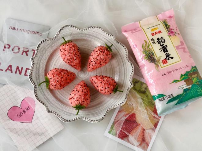 萌萌哒草莓饭团，好玩好看又好吃！