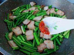 加一勺黄豆酱。