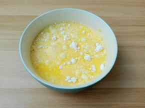 加入低筋面粉。