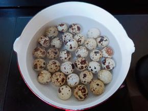 冷水上锅开大火煮。