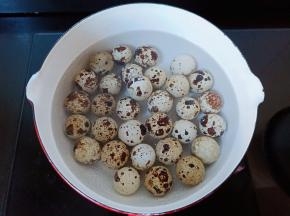 冷水上锅开大火煮。