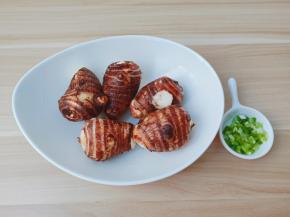 新鲜的毛芋要挑选芋艿子，做出来口感好。