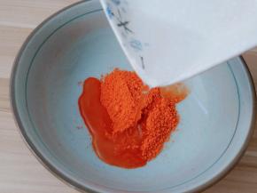 21克的鸡翅粉加等量的清水。