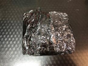 6.用锡纸包裹的尽量严实。