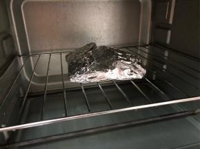 7.烤箱预热180度，中层烤25分钟。