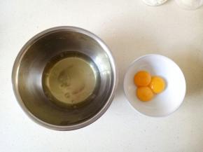 蛋清蛋黄分离（蛋清的盆子须无水无油）