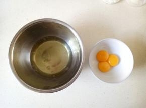 蛋清蛋黄分离（蛋清的盆子须无水无油）