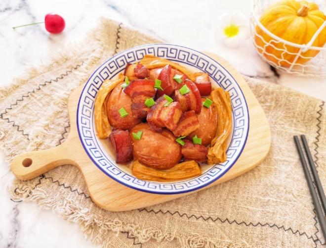 腐竹卤蛋红烧肉