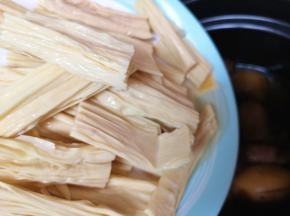 下入砂锅里面煮5-10分钟左右关火。