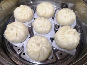 油渣青菜包出锅了。