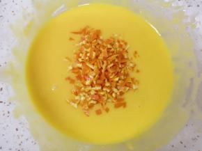 加入橙皮丁搅拌均匀，放在一边备用。