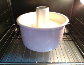 送入预热好的烤箱，上下管150度烤35分钟。