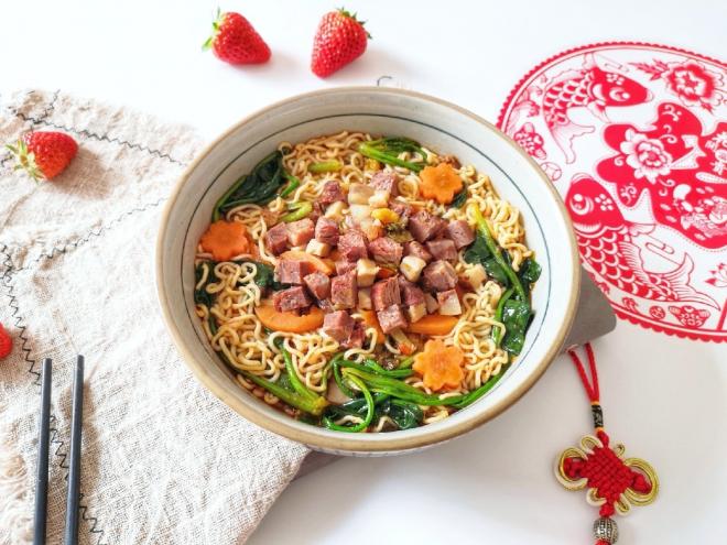 老坛酸菜牛肉面