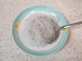 捞出控一下水分。