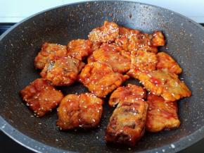 撒点白芝麻关火就可以出锅。