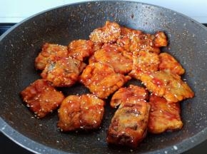 撒点白芝麻关火就可以出锅。