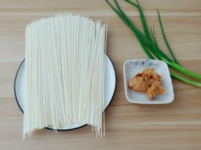 准备的挂面够一家三口之家吃一顿早餐。