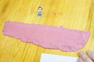 把两边用手压压薄