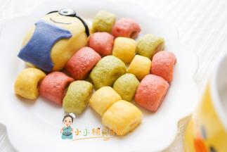 果蔬粉面粉是天然的所以颜色不稳定做成小馒头蒸的时间比较短 颜色保持的非常好