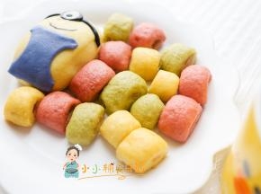 果蔬粉面粉是天然的所以颜色不稳定做成小馒头蒸的时间比较短 颜色保持的非常好