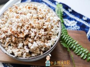 一岁以上小宝宝注意玉米皮哦 掰碎给一点点