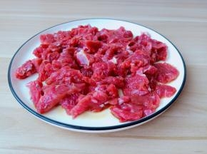 将调味料拌均匀。