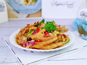 腌制好的百香去骨鸡爪登场啦！