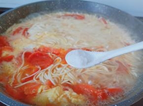 加一勺盐调味。