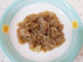 肥牛卷煮熟捞出备用。
