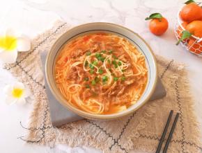 装盘，撒上葱花。