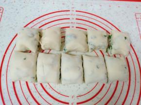 切成一个个小剂子。