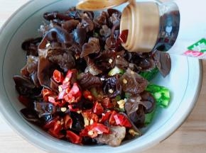 加上生抽二勺。