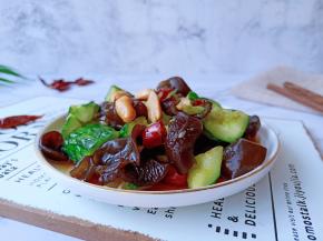 木耳清脆可口。