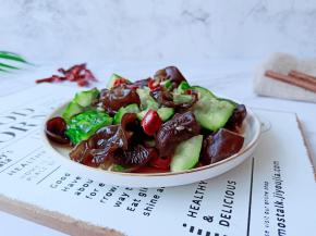 黄瓜脆嫩鲜美！